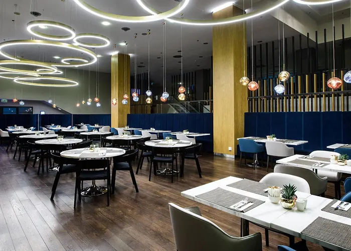 Courtyard By Marriott Warsaw Airport Hotel